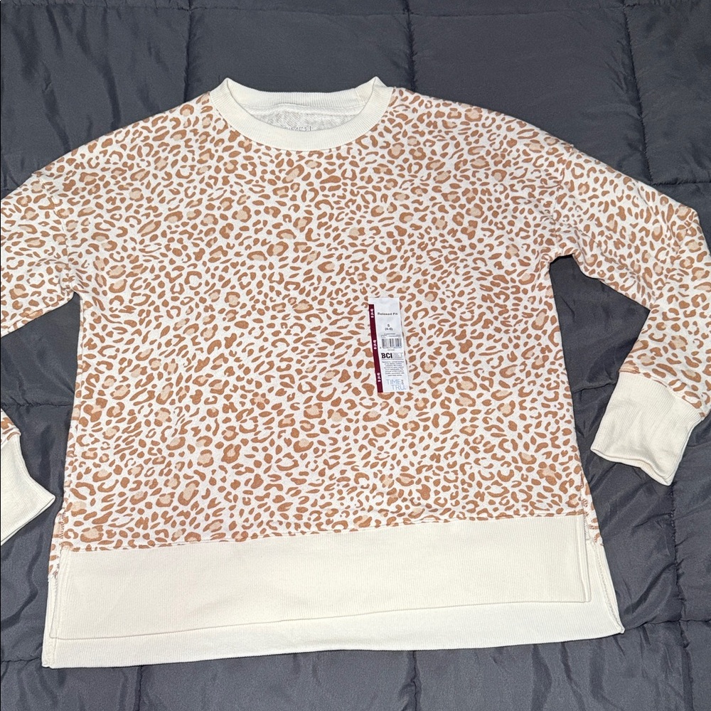 Time and Tru Off-White Knit Sweater